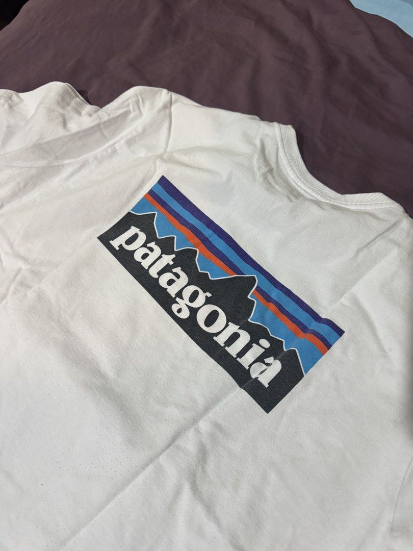 PATAGONIA WHITE SHIRT (Category: Tshirts & Polo Shirts ) located in Manila. Submitted by ioeeon (Listing ID 1461280462, Image 1). Description: 100% legit from japan PRICE NEGOTIABLE; no refunds used to wear it alot but haven’t worn it in a while since yun nga I wore it a lot so im selling it na so others can have it and use it.
