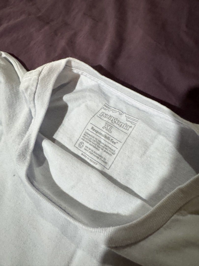 PATAGONIA WHITE SHIRT (Category: Tshirts & Polo Shirts ) located in Manila. Submitted by ioeeon (Listing ID 1461280462, Image 2). Description: 100% legit from japan PRICE NEGOTIABLE; no refunds used to wear it alot but haven’t worn it in a while since yun nga I wore it a lot so im selling it na so others can have it and use it.