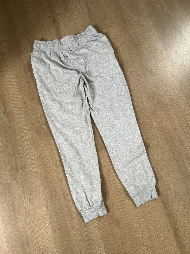 Paul Frank Joggers / Sweatpants (Category: Other Bottoms) located in Angeles City. Submitted by mark.happenss (Listing ID 1461185208, Image 2). Description: Paul Frank “Julius the Monkey” Gray Joggers / Sweatpants W:26 L:35.