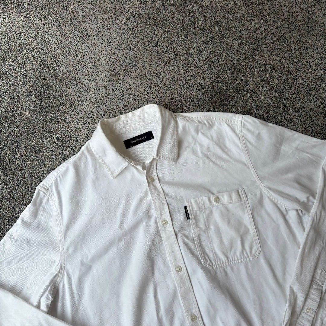 Peak Performance Long Sleeve Shirt Men’s (Category: Formal Shirts) located in Caloocan City. Submitted by rjlthrifts (Listing ID 1461323942, Image 2). Description: Peak Performance Long Sleeve Shirt Men’s Excellent Condition Color Rate 10/10 30 Length 23 Width No Issue. Price. 1,280 Loc. South Caloocan Courier. J&T And Flash Express.