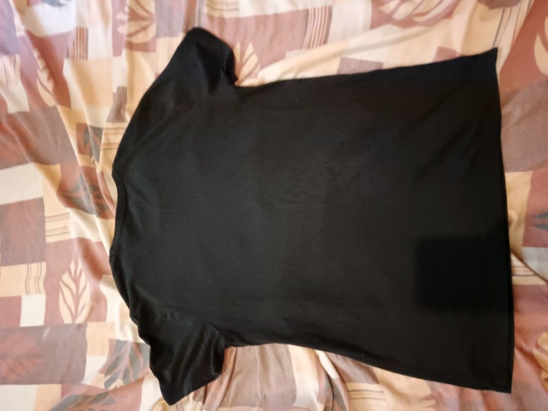Pennywise graphic tee (Category: Activewear) located in Odiongan. Submitted by thriftngo26 (Listing ID 1461228515, Image 3). Description: penny wise graphic tee.