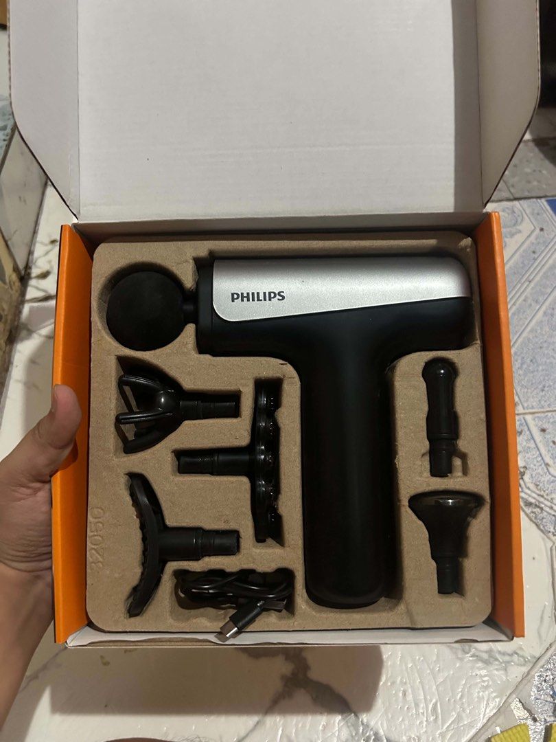 Philips Massage Gun PPM7325 |8mm (Category: Massage Devices) located in Quezon City. Submitted by cosmicwater_656106 (Listing ID 1461196072, Image 2). Description: No issue Good as new Only used 3 times RFS - Too big po and mabigat for my mother 2,400 Php Meet up only po.