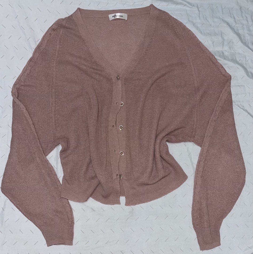ST01 Pink Button Up Cardigan (Category: Coats, Jackets and Outerwear) located in Marikina City. Submitted by namicorner (Listing ID 1461288842, Image 1). Description: - pink cardigan - V-neck with button-up front - Sparkly button details - balloon sleeves ~~ > RFS - decluttering > Last price posted > NO RETURN/ NO EXCHANGE > Manage expectation as this is a preloved item..