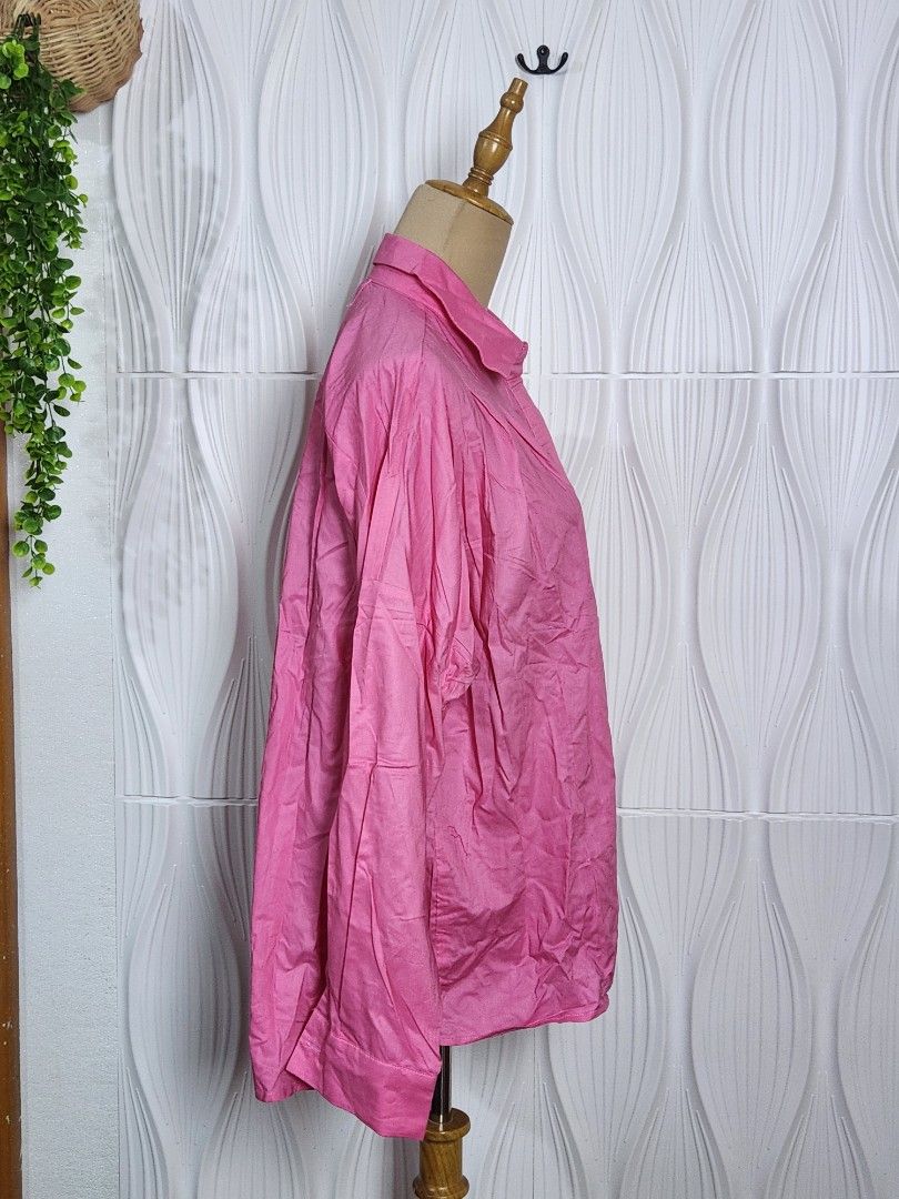 Pink long sleeves Large to XL (Category: Longsleeves) located in Marikina City. Submitted by KanamiFinds (Listing ID 1461242624, Image 2). Description: Length:28 to 29 inches from shoulders Bust: 50 to 52 inches.