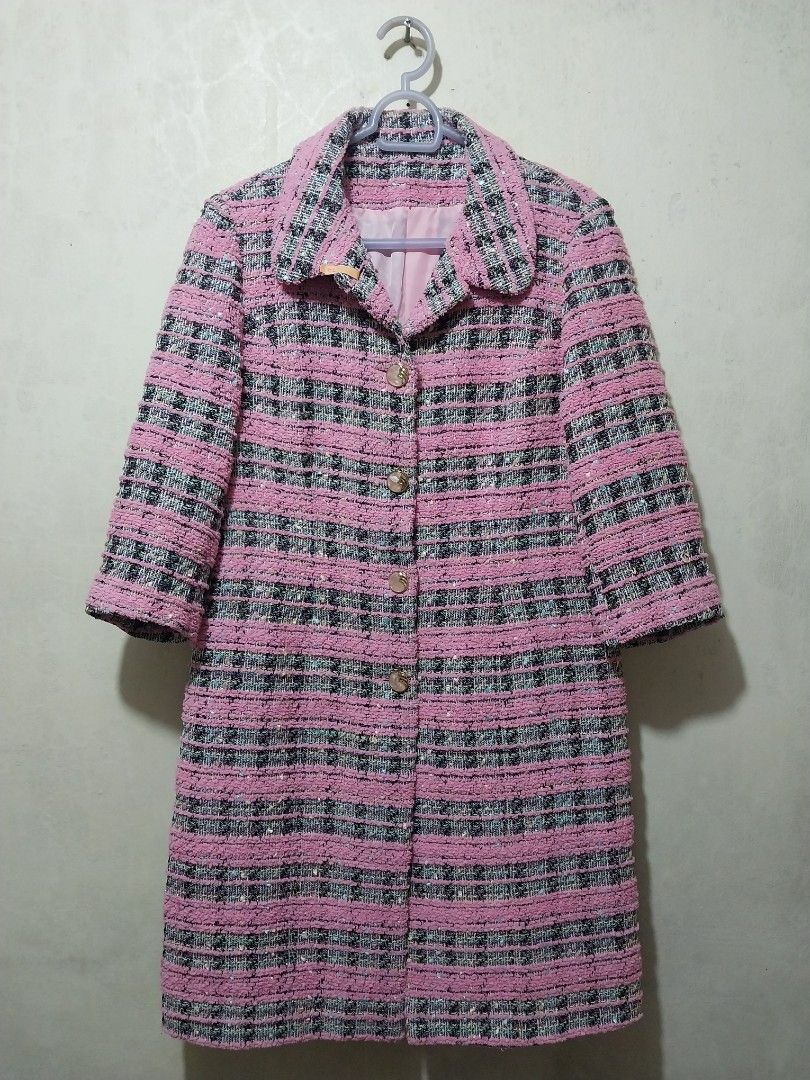 Pink tweed dress coat (Category: Coats, Jackets and Outerwear) located in Manila. Submitted by PrinceDani.Clothing (Listing ID 1461173135, Image 3). Description: pink tweed dress coat medium to large fit 20in width 34in length excellent condition .