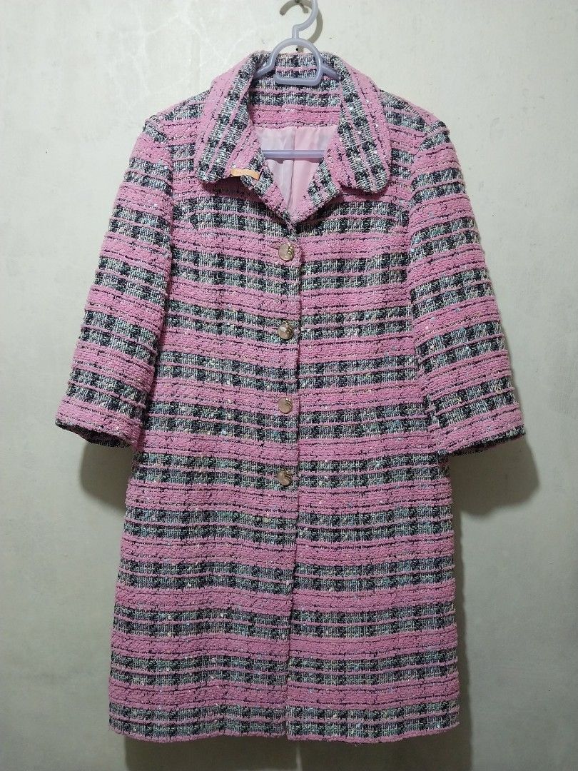Pink tweed dress coat (Category: Coats, Jackets and Outerwear) located in Manila. Submitted by PrinceDani.Clothing (Listing ID 1461173135, Image 1). Description: pink tweed dress coat medium to large fit 20in width 34in length excellent condition .