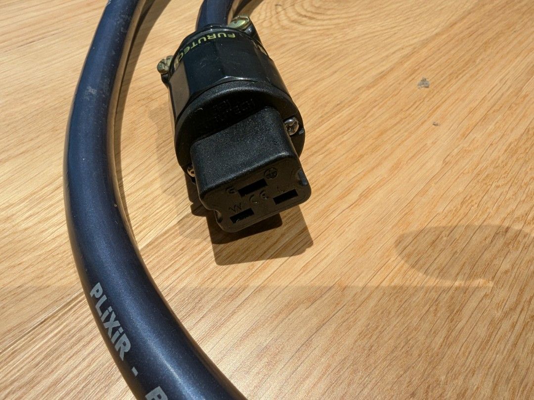 Plixir Statement Balanced Power Cable (20A) (Category: Other Audio Equipment) located in Singapore. Submitted by watchdogsg (Listing ID 1461234062, Image 2). Description: 1.5M Plixir Statement Balanced AC cable. Terminated with Furutech FI-11M (Cu) and FI-31G 20A IEC.