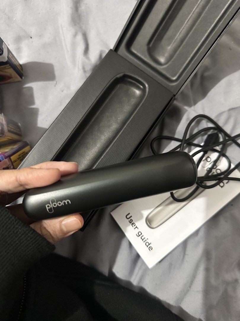 Ploom Aura Device (Category: Other Gadgets) located in Manila. Submitted by quiisoy (Listing ID 1461262329, Image 2). Description: ❗️Used once❗️ RFS: Does not suit my likings Full inclusions: - Device - USB-C cable - Unopened EVO sticks (Baize Option & Ruby Option) - Opened EVO and Mevius sticks (for testing purposes of the device) - User Guide - Cleaning stick Meetup: DLSU Taft Lalamove: SF handled by buyer.