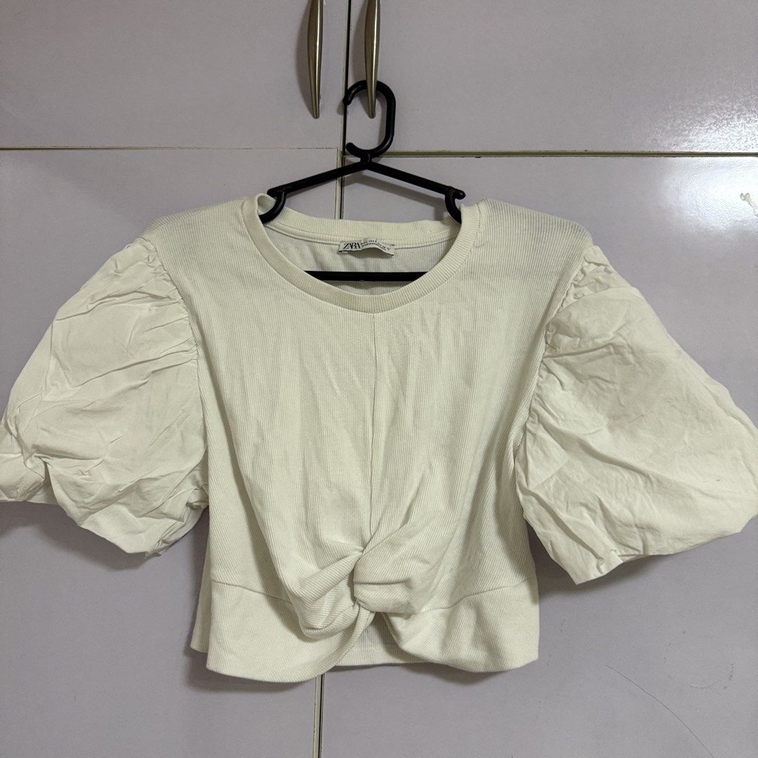 Zara Ribbed Crop Top (Category: Others Tops) located in Cavite. Submitted by sopib (Listing ID 1461264692, Image 1). Description: Size Large. Used twice.
