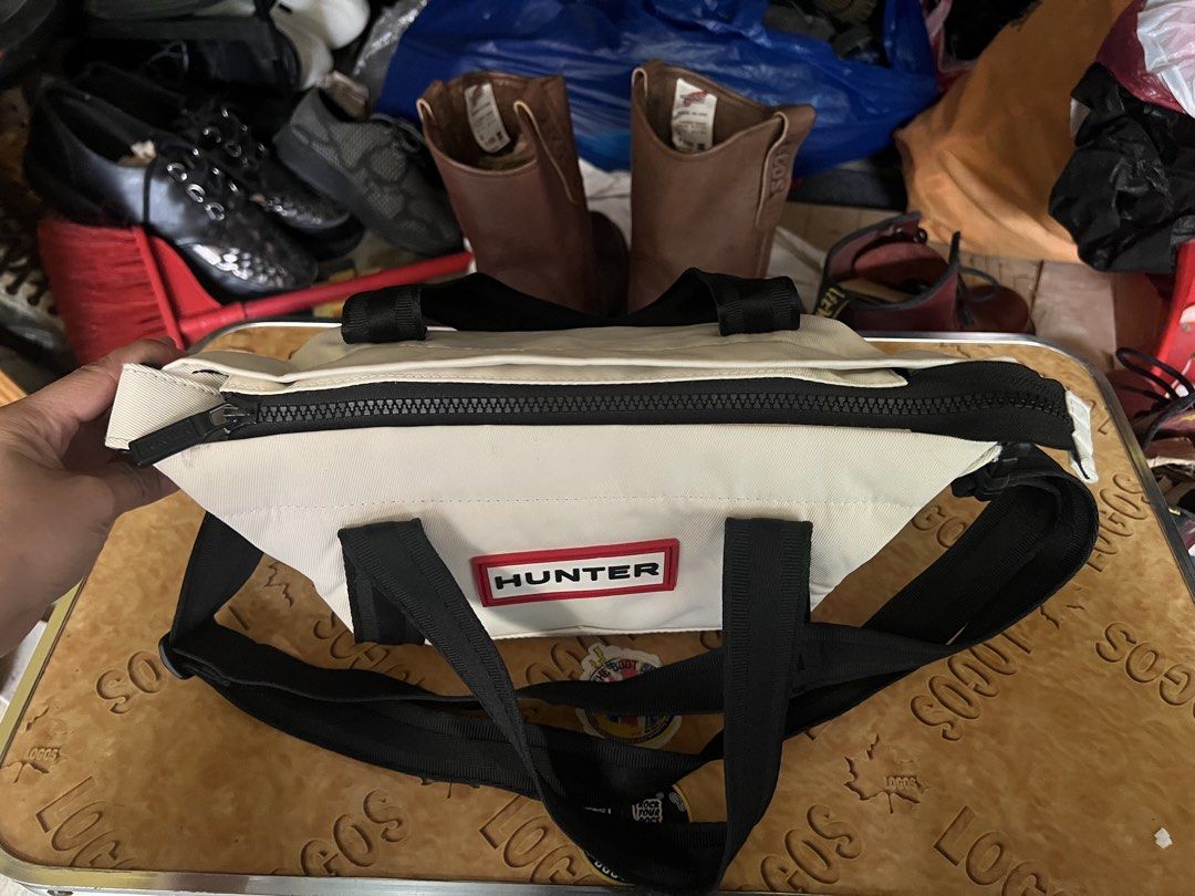 Porseyl Hunter Shoulder bag (Category: Sling Bags) located in Manila. Submitted by babesdohaylo (Listing ID 1461202542, Image 2). Description: Porseyl Hunter Shoulder bag Available For Layaway 7”height 10.5”width P 2,499 In Good Condition Location: Bambang Market Tondo Manila Stall # 8 For more items visit the following FB Page: The Boot Shop Ph Dr. Martens Ph Sell/Swap Carousel App edsantos27 / babesdohaylo Disclaimer: We’re not connected or aff