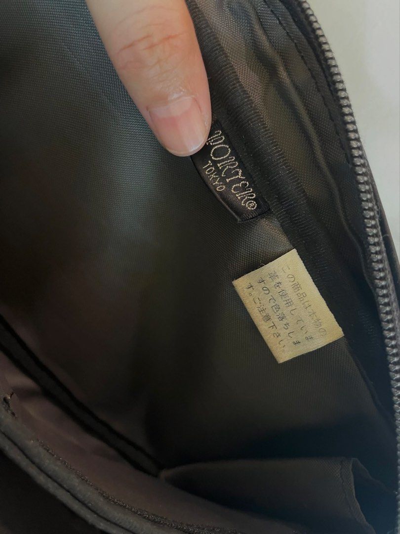 Porter Amaze Waist Bag (Category: Belt bags, Clutches and Pouches) located in Manila. Submitted by thevintagebow (Listing ID 1461125731, Image 2). Description: Sleek, supple, and brilliantly understated. 🗝️ Elevate your rotation with this refined Porter (Yoshida & Co.) Amaze Waist Bag, crafted from soft black leather and detailed with the brand’s signature woven logo patch on the front pocket. Market Comparison Our Price: ₱4,000 PHP ONLY Pre-own