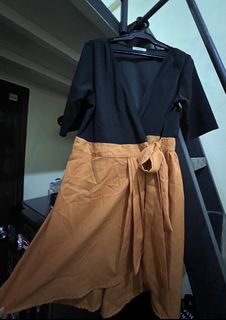 (Category: ) located in . Submitted by preloved_clothes_rei (Listing ID 1461139971, Image 1). Description: .