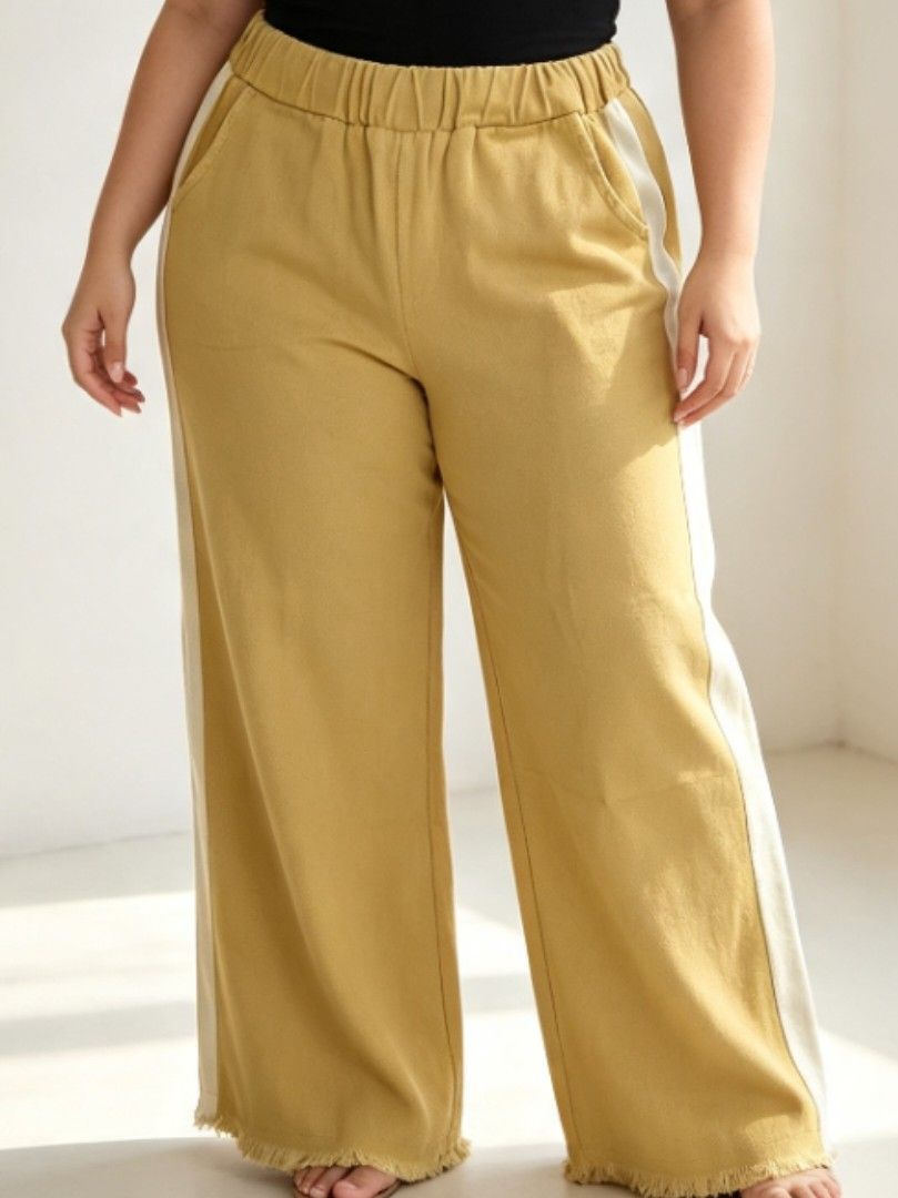 Preloved jeans (Category: Jeans) located in Capalonga. Submitted by hallem_342 (Listing ID 1461273590, Image 2). Description: Garterized waistline 28 to 30 size color light yellow with white lining both sides.