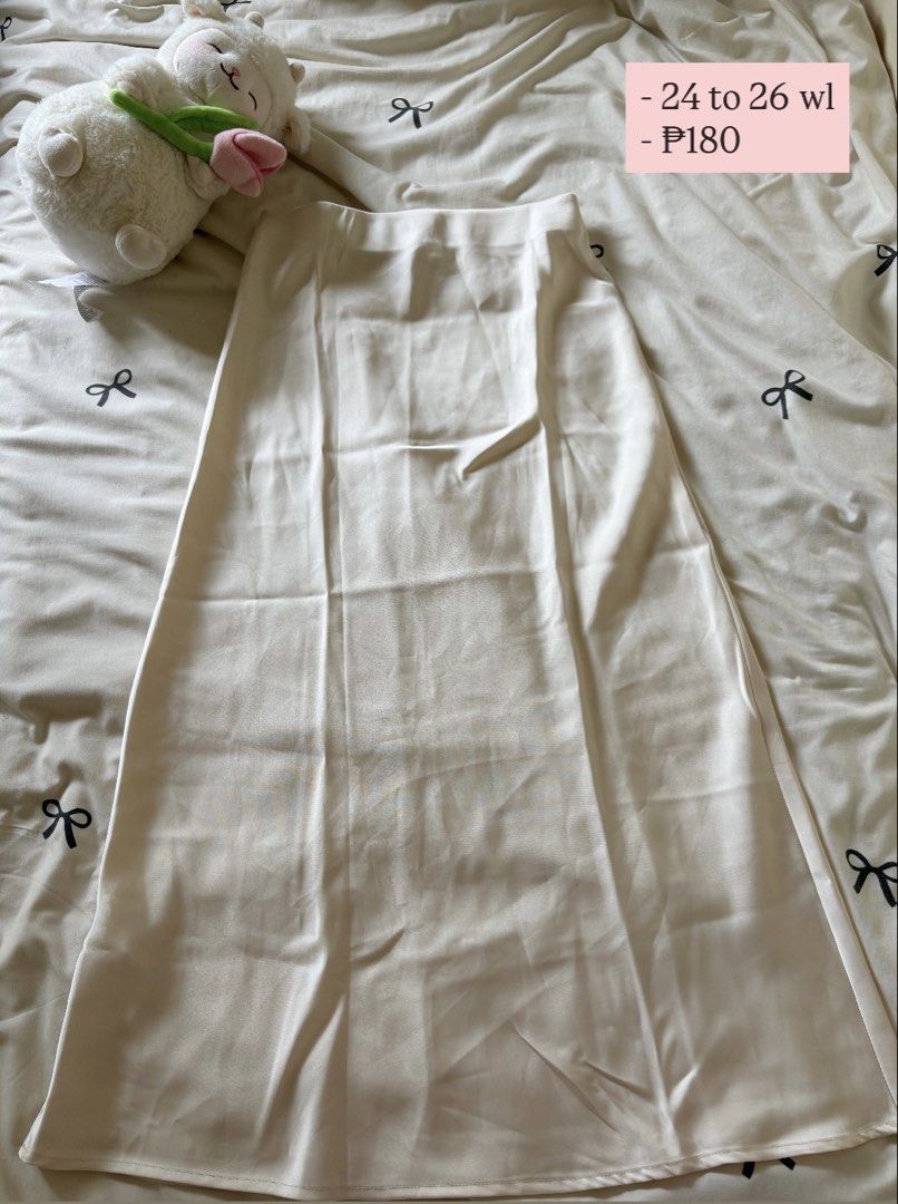 Preloved skirts (Category: Skirts) located in Manila. Submitted by helpmedeclutterpls777 (Listing ID 1461210274, Image 2). Description: Hi girlies! Help me declutter my closet – good quality, preloved skirts. Some barely worn, all in good condition. ★ Buy individually at the price shown OR ★ Take all for ₱ 300 only!! Just PM me the photo/s of the item/s you want, and I’ll get back to you ASAP. Thank you besties! ‎ . ݁⋆ ۶ৎ ݁˖ . ݁.