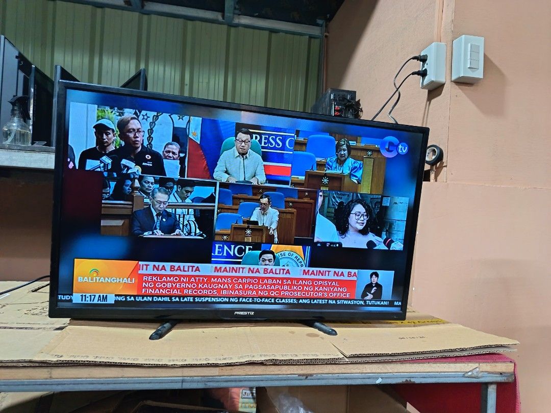 Prestiz LED TV basic 32 inches (Category: TV) located in Caloocan City. Submitted by princessyumie (Listing ID 1461119112, Image 2). Description: - Prestiz LED TV Not smart tv No issue - Suitable for any room size - Fully functional and working well - Comes with original stand - Ready for immediate use - Feel free to ask questions! No remote For pick up or lalamove pwde deliver add sf dpnde s layu Location San Vicente kiko camarin .