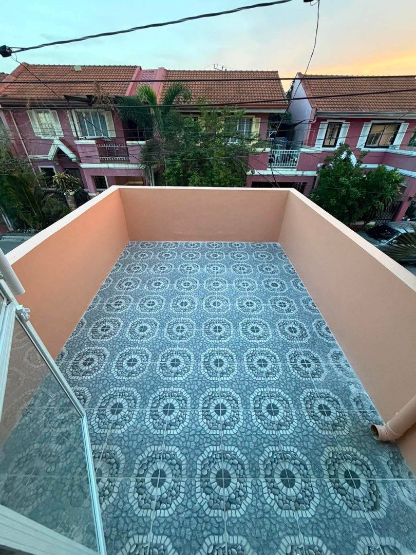 Property for sale (Category: House & Lot) located in Bacoor. Submitted by sweetsrirachaaa (Listing ID 1461215411, Image 3). Description: Camella Cerritos Trails, molino 3 bacoor city, flood free community Lot area- 77 sqm Floor area- 120 sqm- estimated 3 bedroom 2 t&b Living Dining Kitchen Bar counter Laundry area 1x7 meters Free split type a/c 1 car port garage Semi furnished Clean title under our name Free new landscape upon acquired 24/7 secur