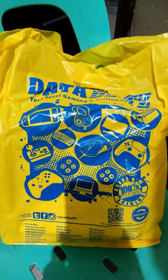 PS5 DualSense CFI-ZCT1G (Category: PlayStation) located in Navotas City. Submitted by alchon.reyes (Listing ID 1461119023, Image 2). Description: open for picture and inspection, unused Reason for salw: decided not to use to play Steam/PS games sa laptop Unused po siya, but opened only for inspection. Complete box and original DataBlitz receipt. ₱4,688 po original purchase price,.