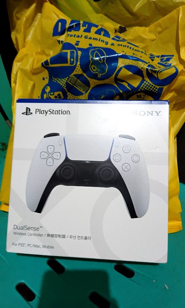PS5 DualSense CFI-ZCT1G (Category: PlayStation) located in Navotas City. Submitted by alchon.reyes (Listing ID 1461119023, Image 3). Description: open for picture and inspection, unused Reason for salw: decided not to use to play Steam/PS games sa laptop Unused po siya, but opened only for inspection. Complete box and original DataBlitz receipt. ₱4,688 po original purchase price,.