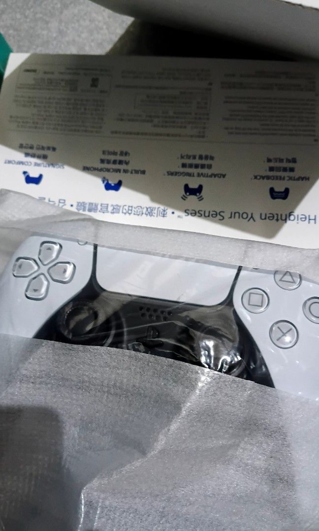 PS5 DualSense CFI-ZCT1G (Category: PlayStation) located in Navotas City. Submitted by alchon.reyes (Listing ID 1461119023, Image 1). Description: open for picture and inspection, unused Reason for salw: decided not to use to play Steam/PS games sa laptop Unused po siya, but opened only for inspection. Complete box and original DataBlitz receipt. ₱4,688 po original purchase price,.
