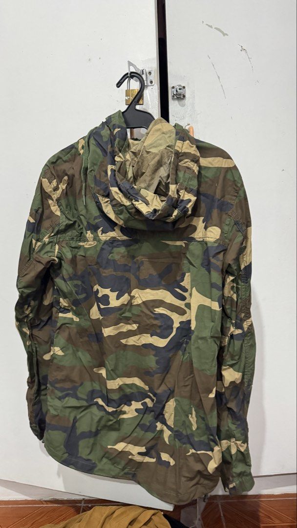 Pull & Bear Camouflage Hooded Jacket L/40 (Category: Coats, Jackets and Outerwear) located in Zamboanga. Submitted by raniee19 (Listing ID 1461243301, Image 2). Description: - Pull & Bear Camouflage Hooded Jacket - Size: L / 40 - Lightweight material, ideal for layering - Features a full zip front and convenient pockets - Versatile for casual wear or outdoor adventures.