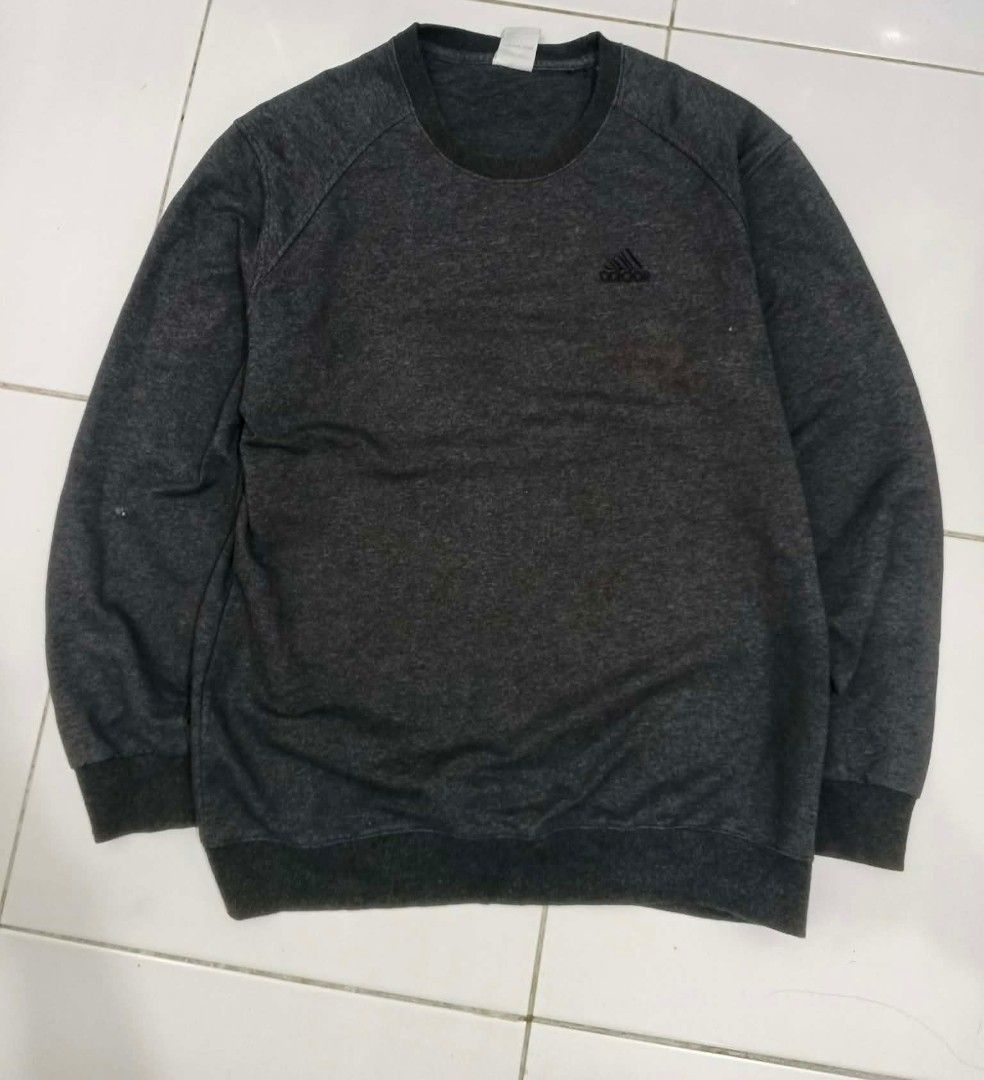 Pull over/ hoodie (Category: Coats, Jackets and Outerwear) located in Bulacan. Submitted by ukaybrandedshop (Listing ID 1461147599, Image 2). Description: Jacket Pull Over And Hoodie.