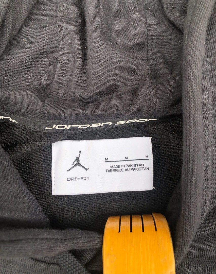 PULL OVER HOODIE JORDAN SPORTSWEAR (Category: Hoodies) located in Bacolod City. Submitted by truk_thrift (Listing ID 1461275991, Image 2). Description: .