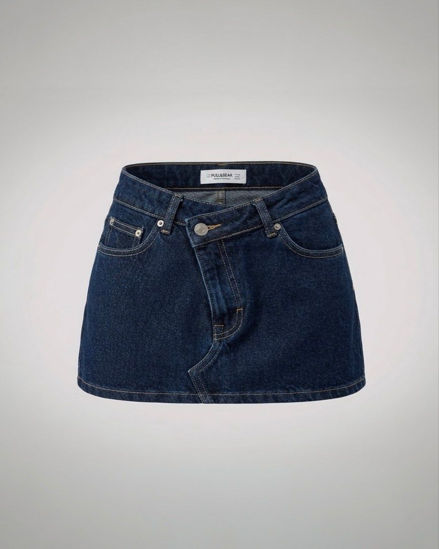PULL&BEAR Dark Denim Mini Midwaist Skort (Category: Skirts) located in Manila. Submitted by shaeshops (Listing ID 1461284190, Image 1). Description: wouldn’t fit my hips .