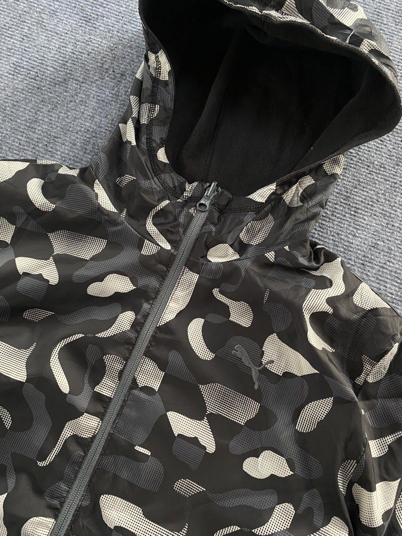 Puma reversible fullzip jacket (Category: Coats, Jackets and Outerwear) located in Manila. Submitted by j4y_thrift (Listing ID 1461185281, Image 3). Description: DM FOR MORE DETAILS Note: Color may due to lightning conditions please please manage your expectations since item are used.