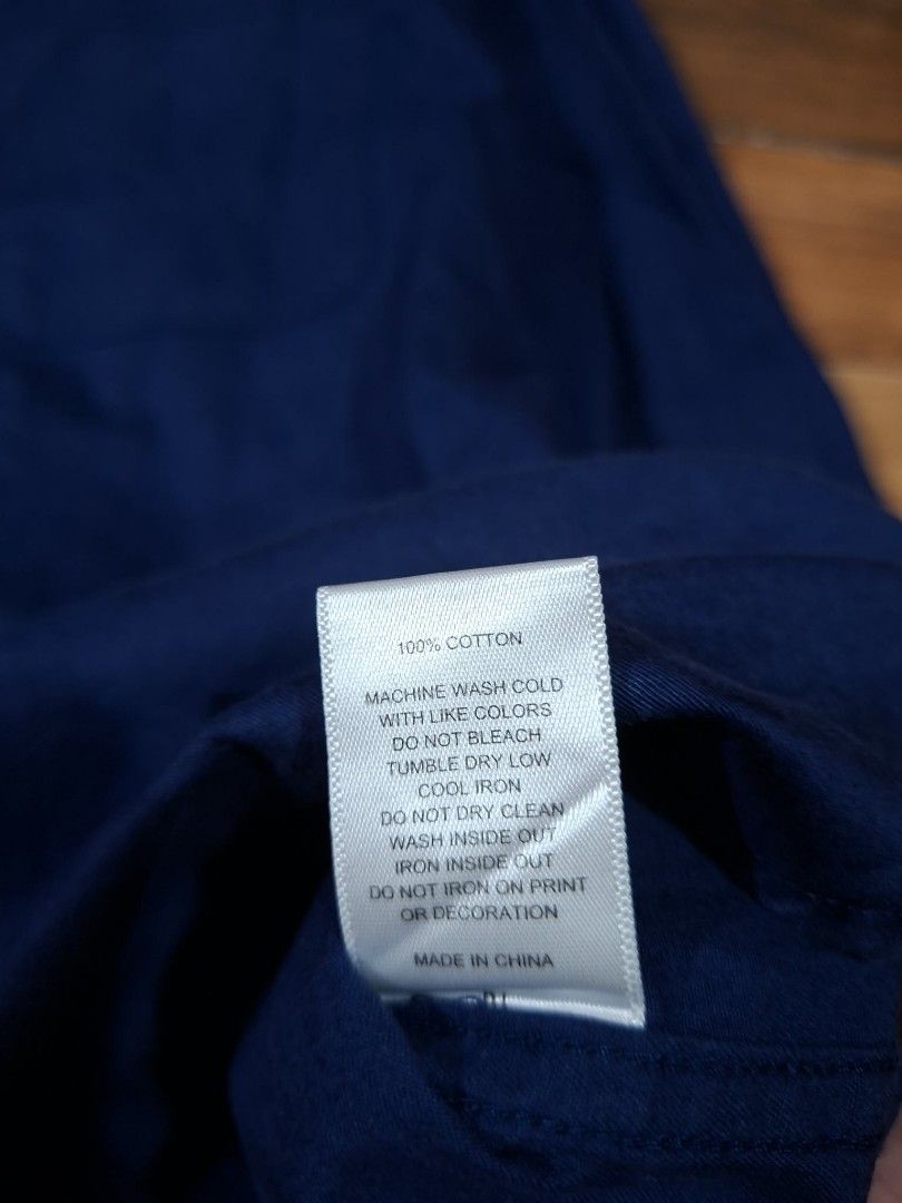 Quicksilver Polo Long Sleeve (Category: Coats, Jackets and Outerwear) located in Pili. Submitted by thrift_ni_buboy (Listing ID 1461274484, Image 3). Description: Quicksilver Polo Long Sleeve Size Medium on tag Excellent Condition No issue Location: Bicol Area.