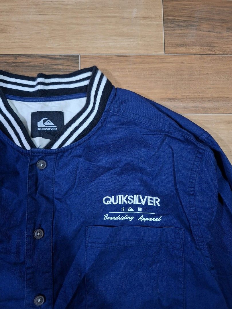 Quicksilver Polo Long Sleeve (Category: Coats, Jackets and Outerwear) located in Pili. Submitted by thrift_ni_buboy (Listing ID 1461274484, Image 2). Description: Quicksilver Polo Long Sleeve Size Medium on tag Excellent Condition No issue Location: Bicol Area.