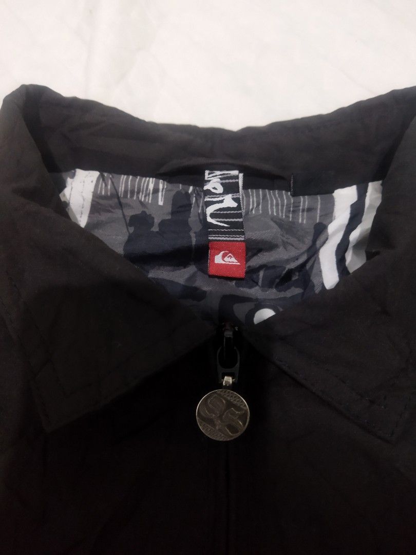 Quiksilver Boys Jacket Black L/G (Category: Coats, Jackets and Outerwear) located in Manila. Submitted by kuya_tats420 (Listing ID 1461136403, Image 2). Description: - Black Quiksilver jacket - Size S/M (fits boys) - Cool graphic print lining inside - Zipper closure with decorative pull - Shell: Polyester - Lining: Nylon - Great for casual wear.