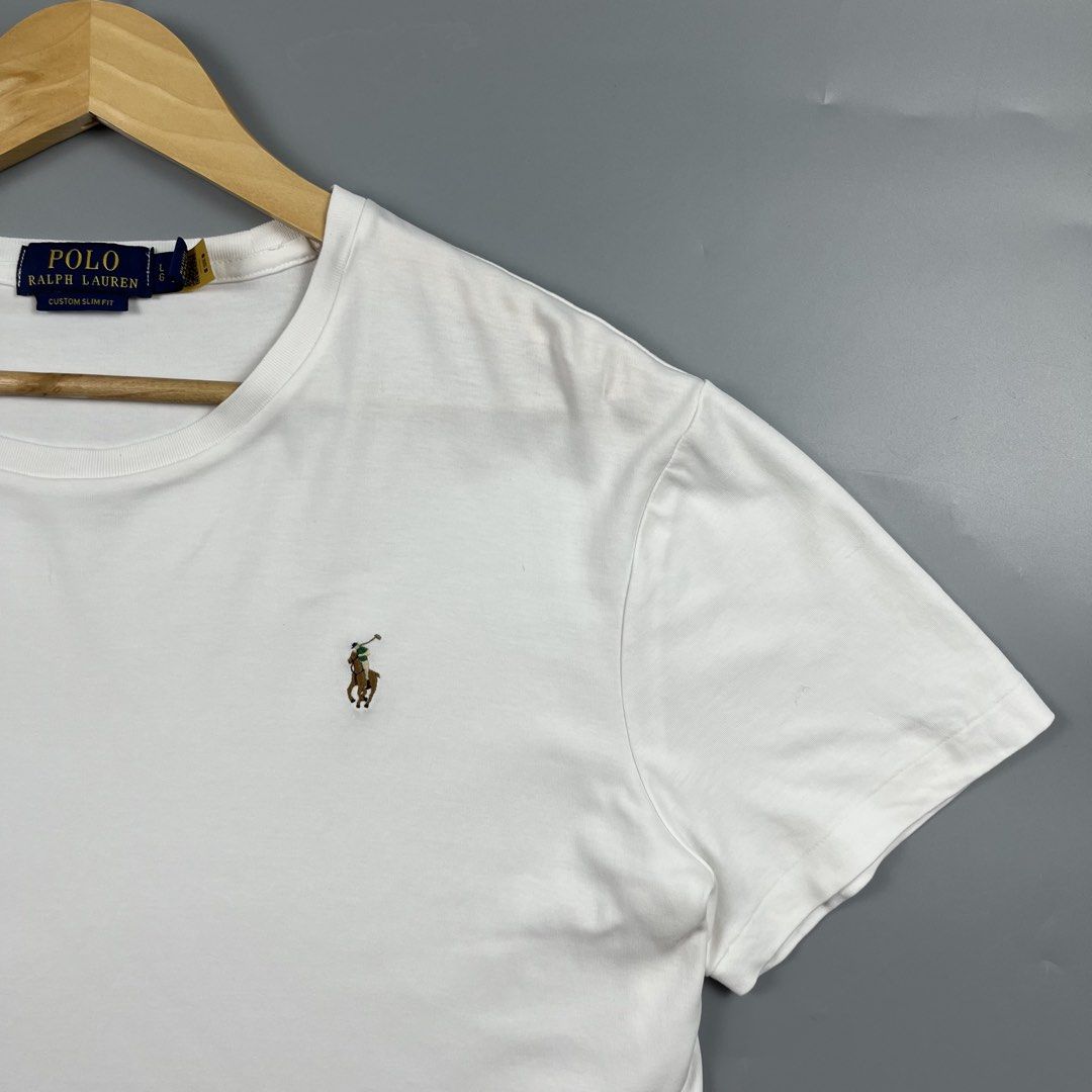 Ralph Lauren Basic Logo Tee (Category: Activewear) located in Los Banos. Submitted by 4030.archives. (Listing ID 1461303825, Image 2). Description: Rälph Lauren Basic Logo Tee 1500 Pesos Large Length : 26 inches Width : 22 inches Excellent Condition .