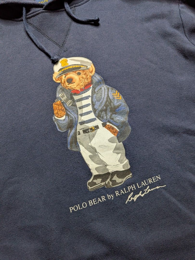 Ralph Lauren Bear Hoodie (Category: Hoodies) located in Paniqui. Submitted by fndrs.kprs.ph (Listing ID 1461120311, Image 2). Description: Ralph Lauren Polo Bear Size on tag: Medium 23x26 Color rate: 9/10 Good Condition Sign of usage Issue: Nail hole sa hoodie pero Hindi tagusan.