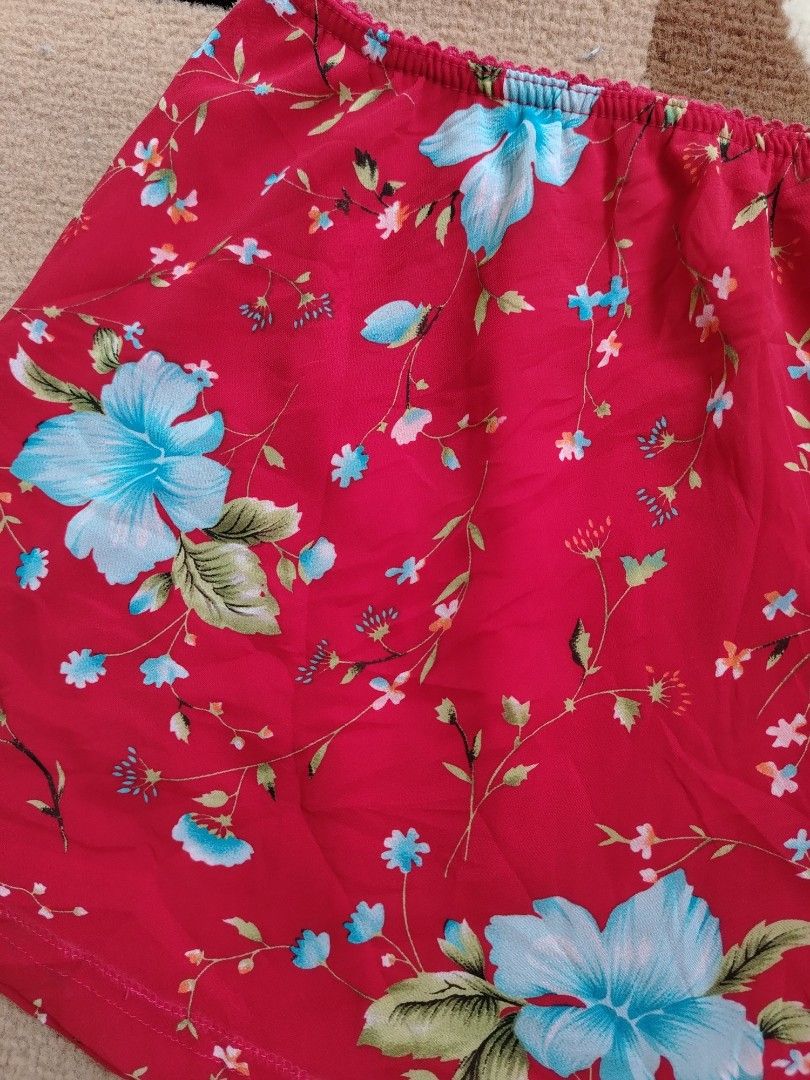 Red floral mini skirt (Category: Skirts) located in Panabo. Submitted by _elfiethreads (Listing ID 1461184241, Image 2). Description: W: 24-28in | L: 13in Garterized No flaws!.