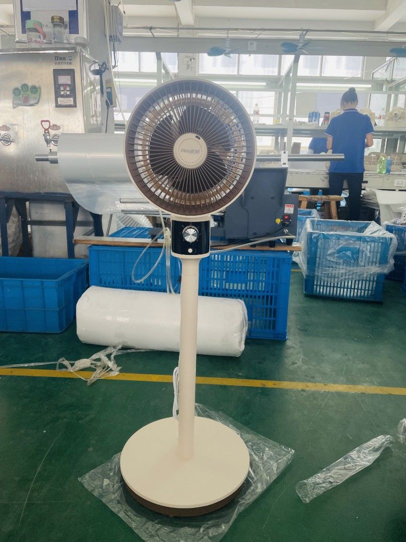 Regina Electric fan (Category: Air Conditioning and Heating) located in Malabon City. Submitted by mrsuabae (Listing ID 1461284054, Image 3). Description: Quality Regina Electric fan 45w.