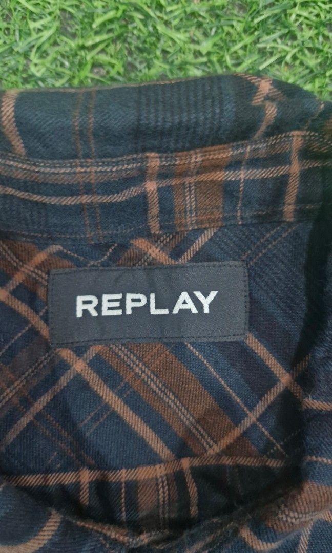 Replay flannel (Category: Formal Shirts) located in Pili. Submitted by the_g_thrift (Listing ID 1461259992, Image 2). Description: replay flannel large on tag dimes: 21 x 29 excellebt to like new condition.