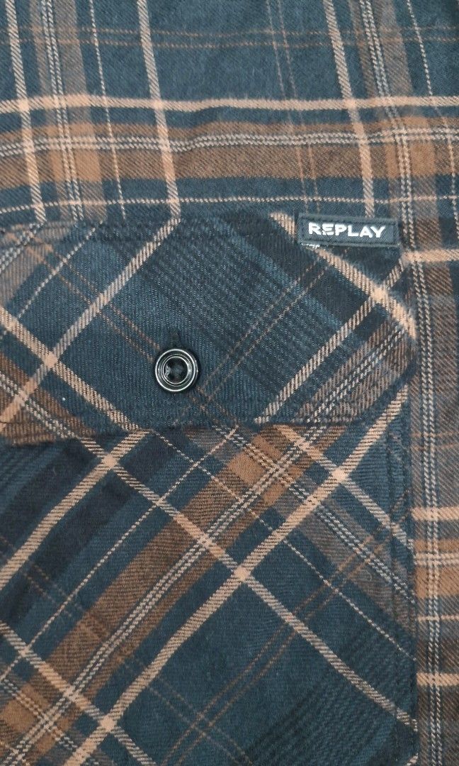 Replay flannel (Category: Formal Shirts) located in Pili. Submitted by the_g_thrift (Listing ID 1461259992, Image 3). Description: replay flannel large on tag dimes: 21 x 29 excellebt to like new condition.