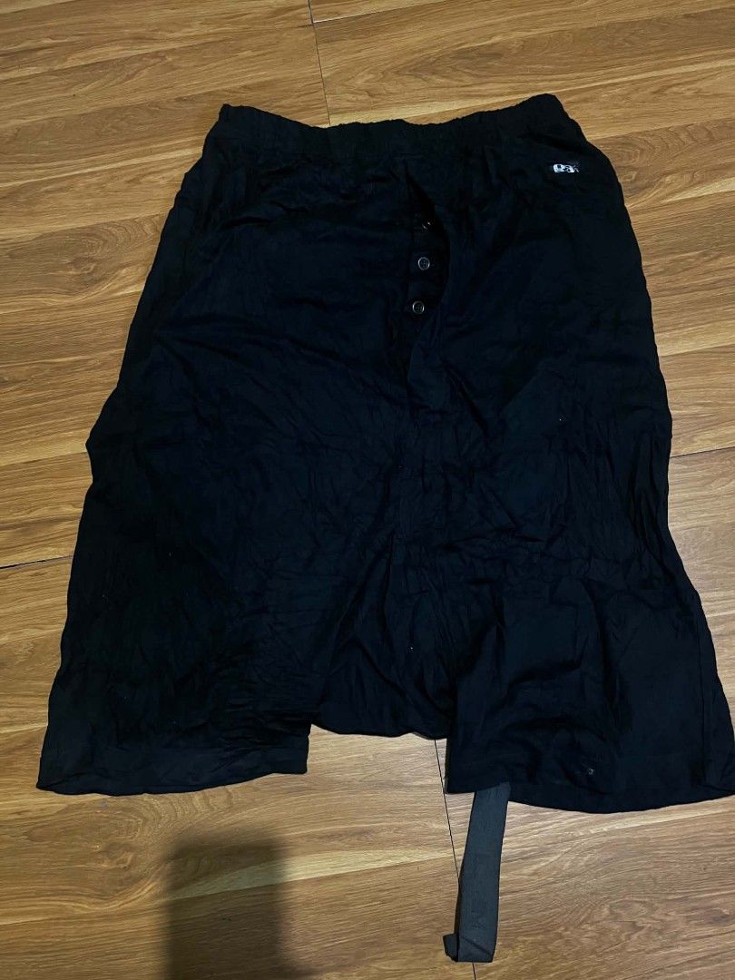 Rick Owens DRKSHDW Drawstring pods shorts (Category: Shorts) located in Bulacan. Submitted by nifftyythrifty (Listing ID 1461322811, Image 2). Description: Rick Owens DRKSHDW 21ss drawstring pods shorts size XL.