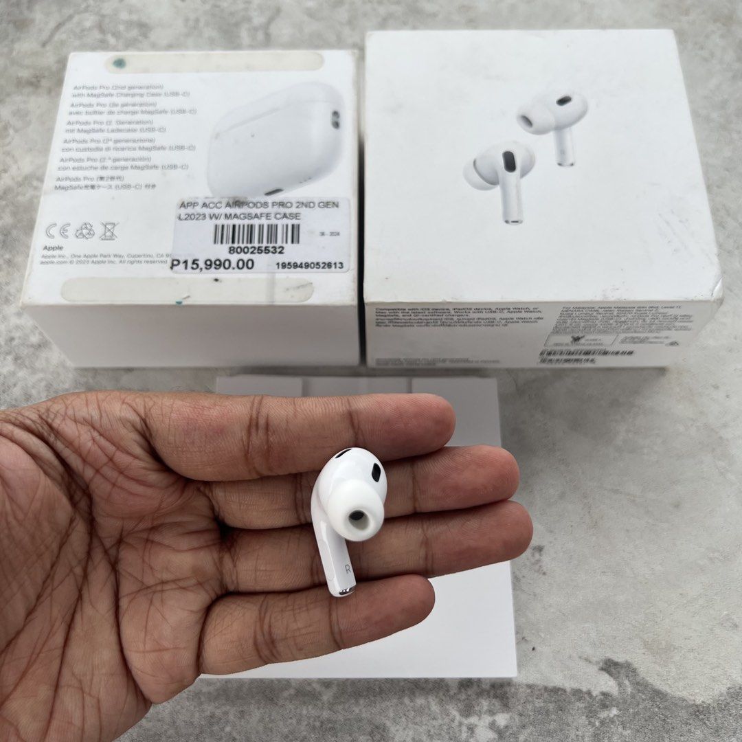 Right Pod Airpods Pro 2 Original (USB-C) (Category: Earphones) located in Cebu City. Submitted by luckyyfindss (Listing ID 1461240369, Image 3). Description: Right Pod Airpods Pro 2 Original (USB-C) I offer replacements to those missing or lost either charging case, left, and right Airpods this is the best for you 💯 - Still in great condition no issues - A3047 Model Number - All features are working - Cleaned and sanitized - Already unpaired so 