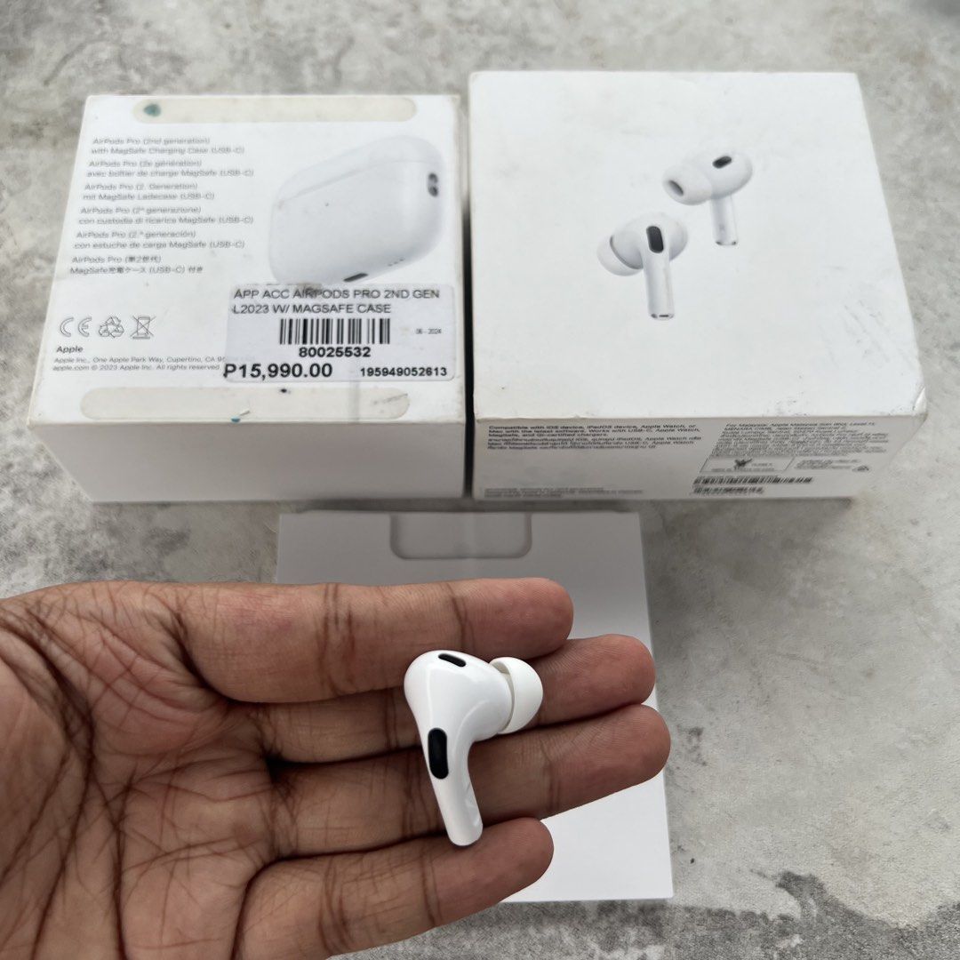 Right Pod Airpods Pro 2 Original (USB-C) (Category: Earphones) located in Cebu City. Submitted by luckyyfindss (Listing ID 1461240369, Image 2). Description: Right Pod Airpods Pro 2 Original (USB-C) I offer replacements to those missing or lost either charging case, left, and right Airpods this is the best for you 💯 - Still in great condition no issues - A3047 Model Number - All features are working - Cleaned and sanitized - Already unpaired so 