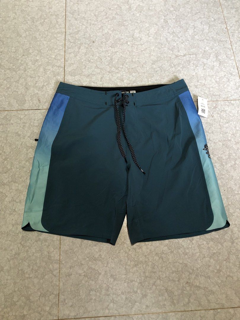 Rip curl (Category: Shorts) located in Montevista. Submitted by thrift_ta_bai (Listing ID 1461180193, Image 1). Description: R*p curl Boardshort ❗️ Excellent condition Dimes - 33-34 x 18.5 No issues ₱350.