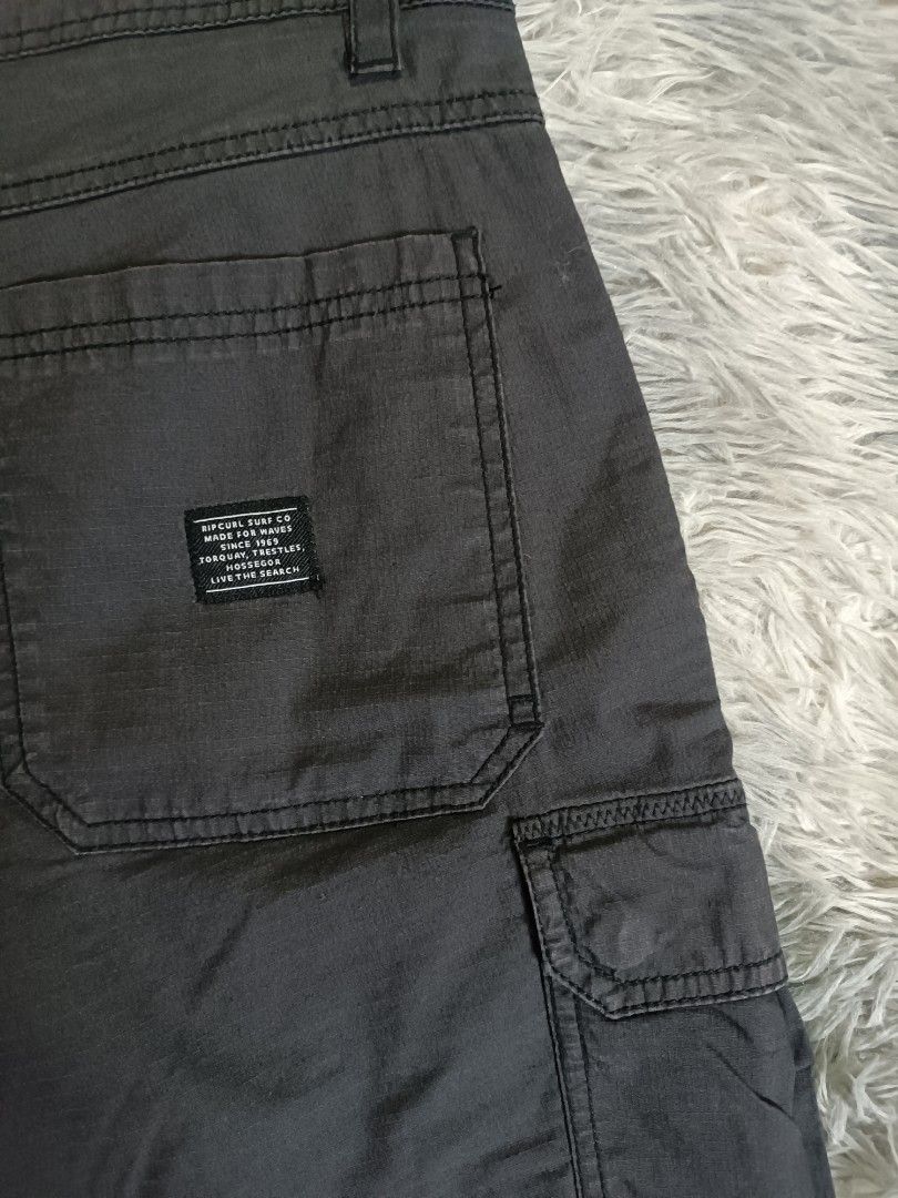 Ripcurl Ripstop Cargo Short (Category: Shorts) located in Mandaluyong City. Submitted by retro.199x (Listing ID 1461143340, Image 2). Description: SIZE 30 ON TAG Waist: 32 Length: 18.5 Thigh: 12 Leg Opening: 10 EXCELLENT CONDITION.