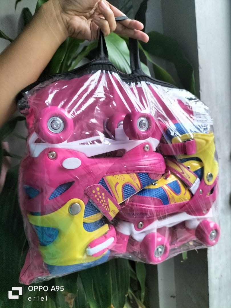 Roller skate Medium (Category: Skates, Rollerblades & Scooters) located in Bacoor. Submitted by directsupplier88 (Listing ID 1461227478, Image 3). Description: Fix price Brandnew item available. Sure ako matutuwa kids nyo dito🥰 Medium 33-37 adjustable Loc bacoor Cavite 800 only.