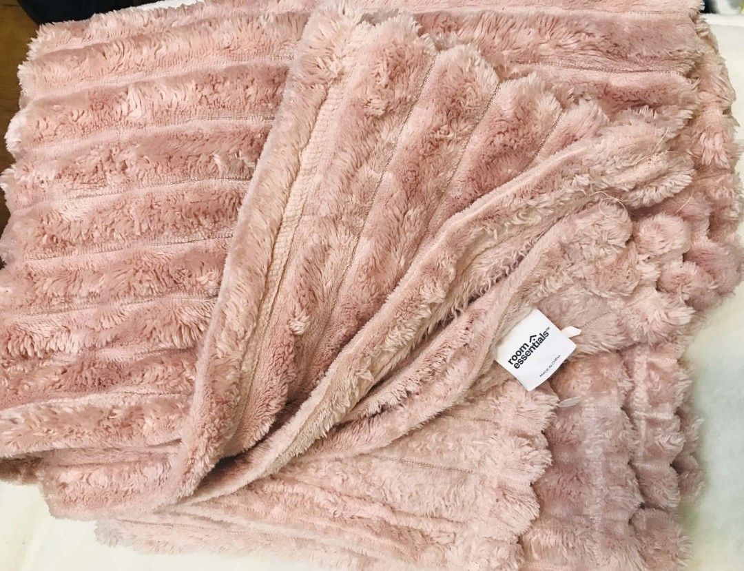 Room Essentials Plush Striped Throw Blanket - Old Rose (Category: Everything Else Others) located in Imus. Submitted by stop_shop7 (Listing ID 1461202004, Image 2). Description: - Super soft old rose throw blanket from Room Essentials - Cozy ribbed texture all over - Perfect for snuggling on the couch or adding color to your bed - Approximate dimensions: 50x60 inches .