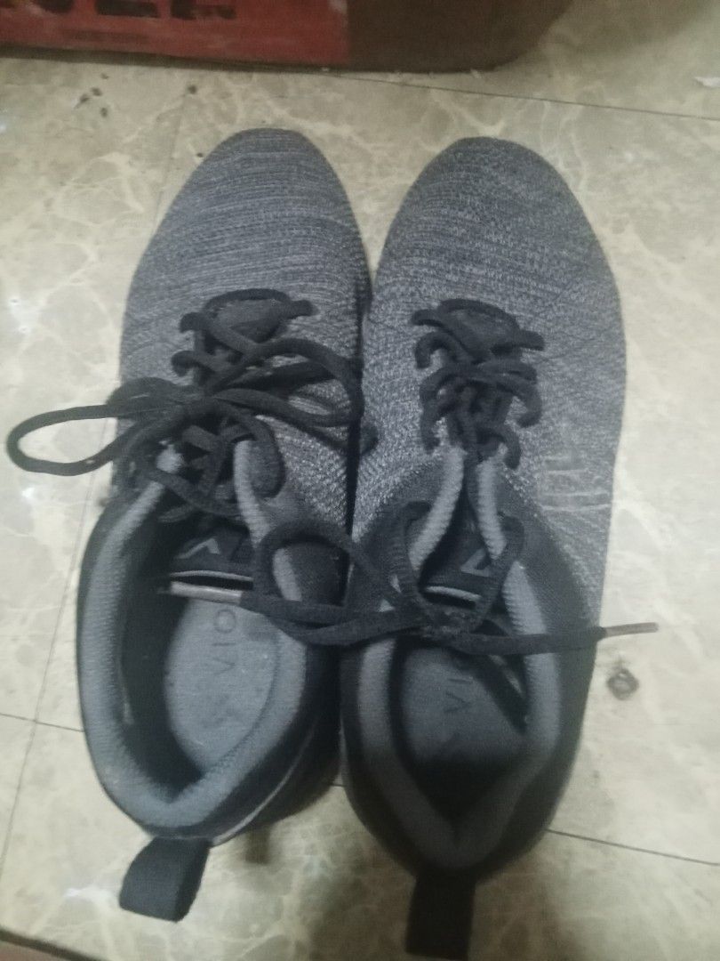 Rubber shoes (Category: Sneakers) located in Marikina City. Submitted by lynx1972 (Listing ID 1461313454, Image 1). Description: us 8.5 UK 6.5 EU 40 cm 25.5.