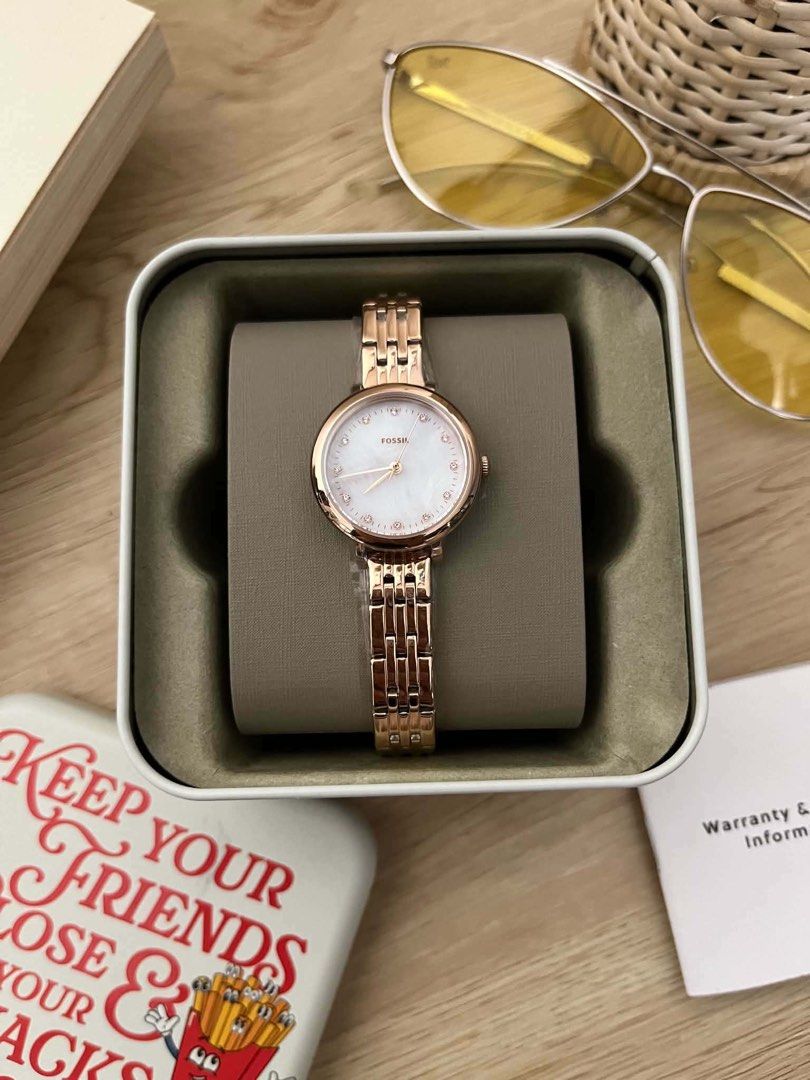 RUSH SALE! Authentic Fossil Watch (Category: Women's Watches) located in Marikina City. Submitted by goodvictory (Listing ID 1461142454, Image 2). Description: .