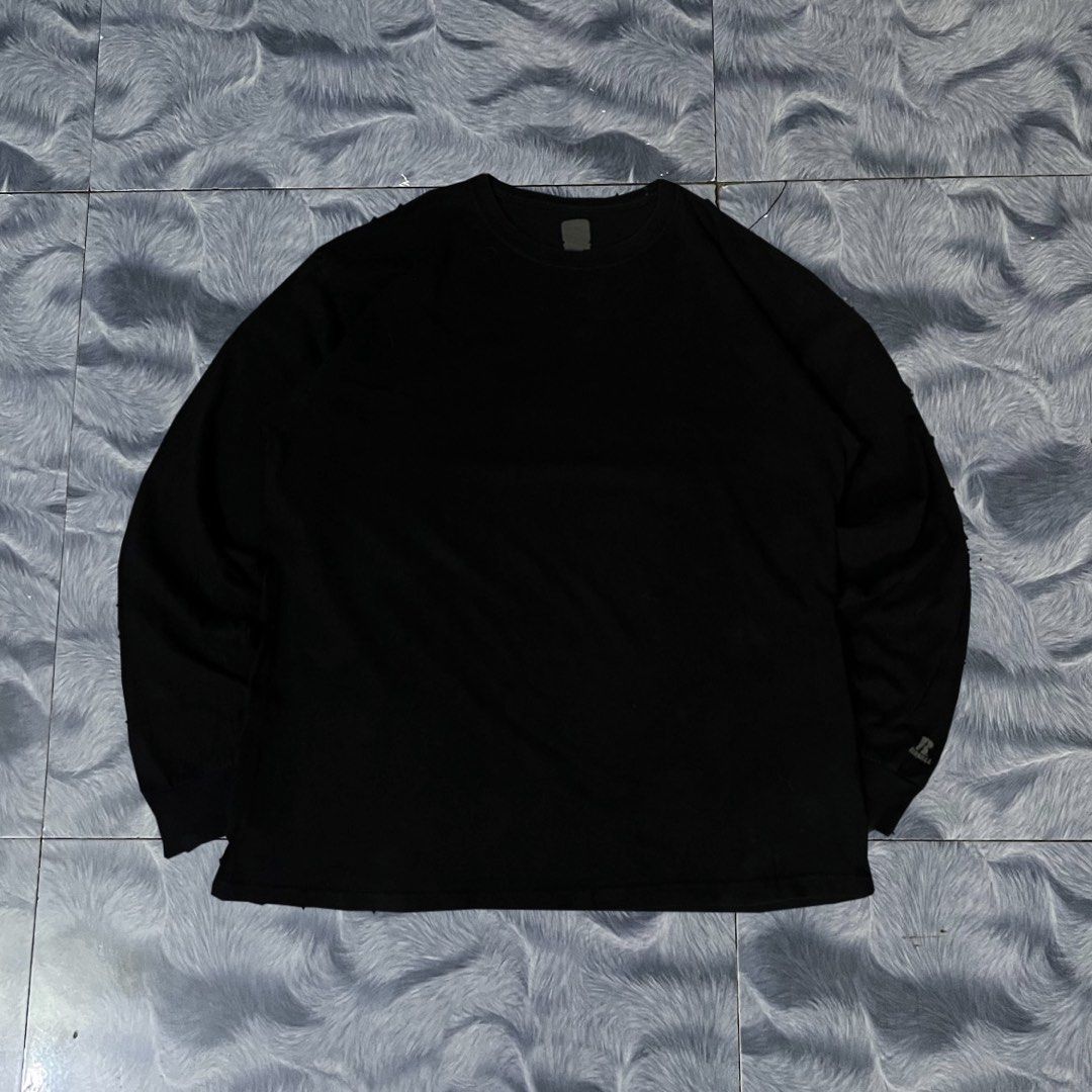 Russell Athletic (Category: Coats, Jackets and Outerwear) located in Quezon City. Submitted by thriftshop_treasure (Listing ID 1461239978, Image 2). Description: 24x29.