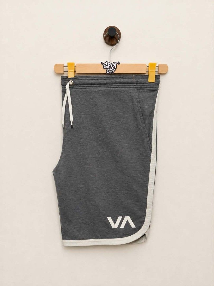 RVCA SPORTS SHORT II (Category: Shorts) located in Taguig. Submitted by zieyaaa.o1 (Listing ID 1461120548, Image 2). Description: RVCA SPORTS SHORT II SIZE SMALL ON TAG 33-34 WAISTLINE 19.5 LENGTH 13 LEG OPENING GOOD TO EXCELLENT CONDITION NEED WASH ONLY TAGUIG LOCATION 499 PHP + SF *COLOR MAY VARY DUE TO LIGHTING.