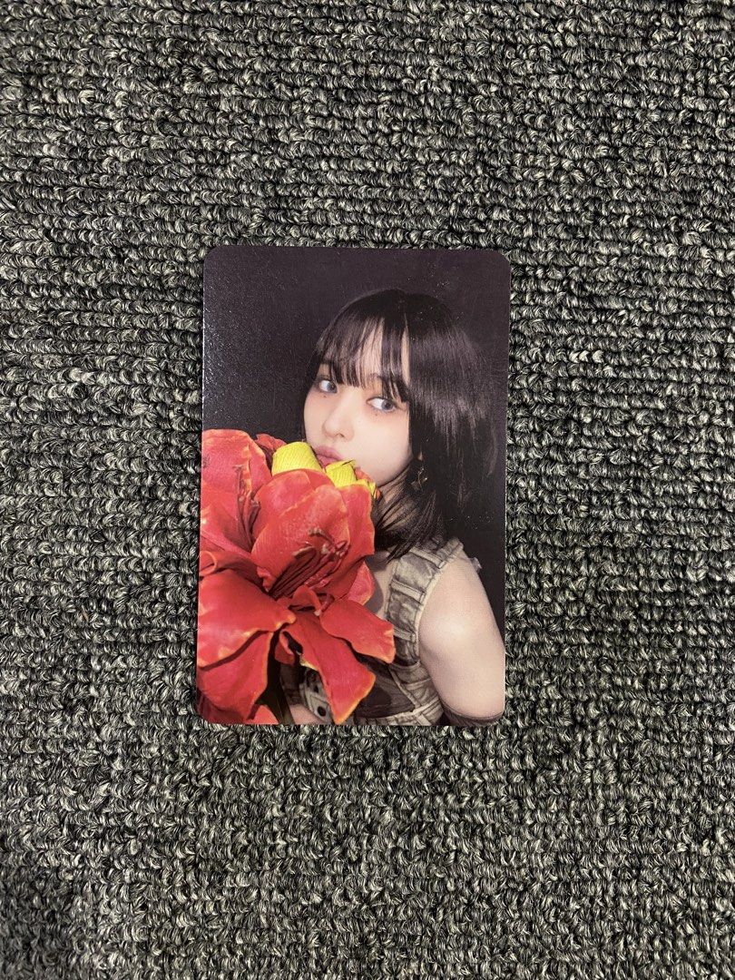 RYUJIN - ITZY BORN TO BE Photocard (Category: K-Wave Merchandise) located in Manila. Submitted by escherichiaa (Listing ID 1461285247, Image 1). Description: Official ITZY 'BORN TO BE' Ryujin Photocard. Album inclusion. For MIDZYs..