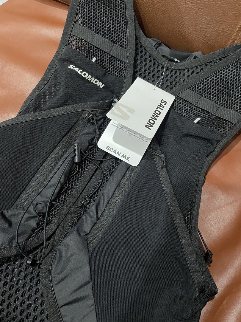 Salomon Active Skin 12 Medium (Category: Other Sports Equipment and Supplies) located in Imus. Submitted by daaayan123 (Listing ID 1461320088, Image 2). Description: .